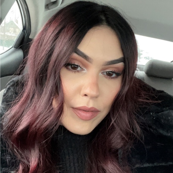 Profile Picture of Ariel Rosado (@ariel99r) on Poshmark