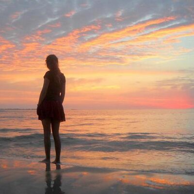 Profile Picture of Lara Andrè (@LaraAndr3) on Twitter
