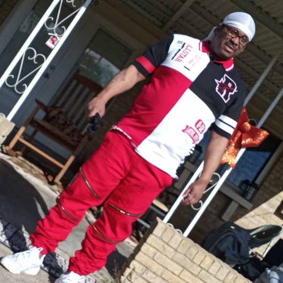 Profile Picture of Stephen Jackson (@4everaknight) on Poshmark