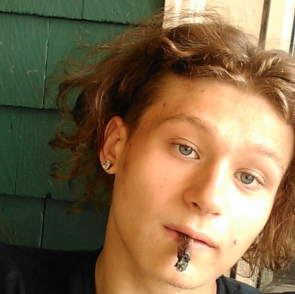 Profile Picture of Alex Devlin (@xblazed4dayz420) on Poshmark