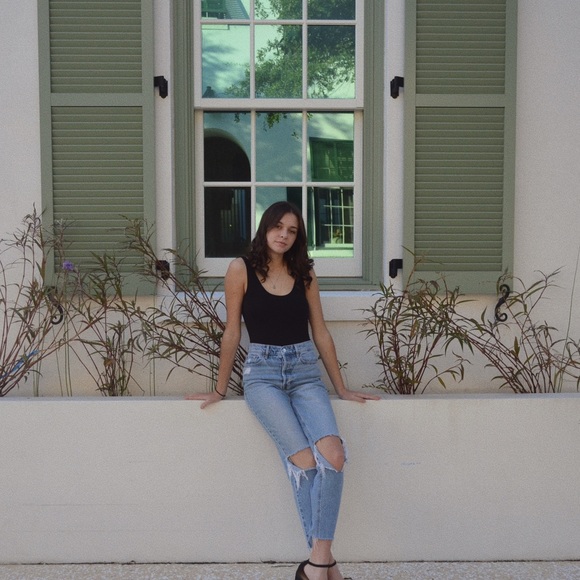 Profile Picture of Amanda Montague (@amandapand7) on Poshmark