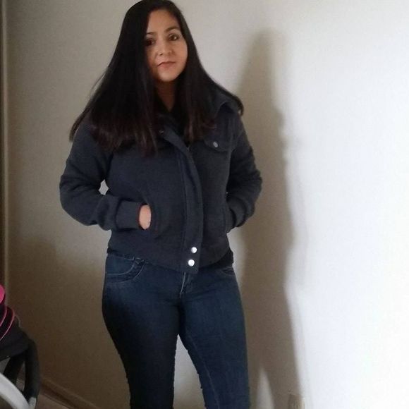 Profile Picture of Yolanda Miranda (@yolandamiranda) on Poshmark