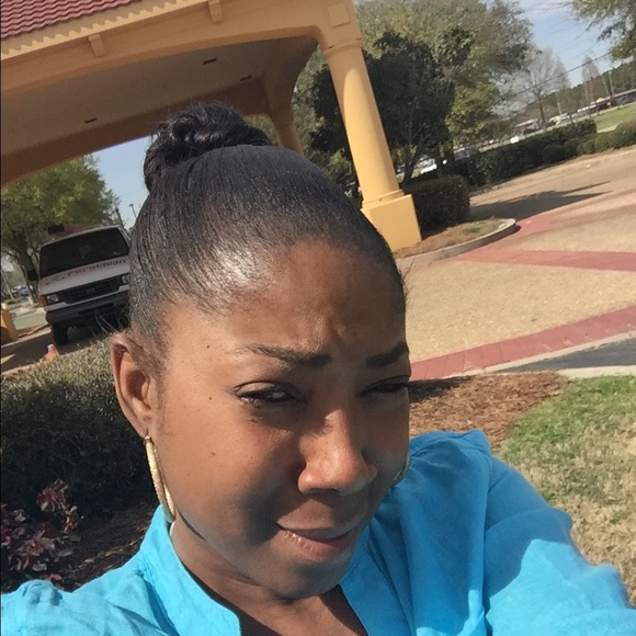 Profile Picture of Tereena James (@ladytee220) on Poshmark