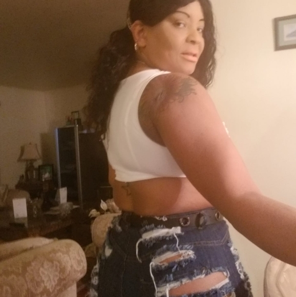 Profile Picture of Micheline Lafleur (@poshschein) on Poshmark