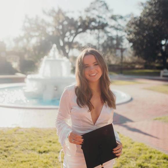 Profile Picture of Danielle Badame (@dbadame19) on Poshmark