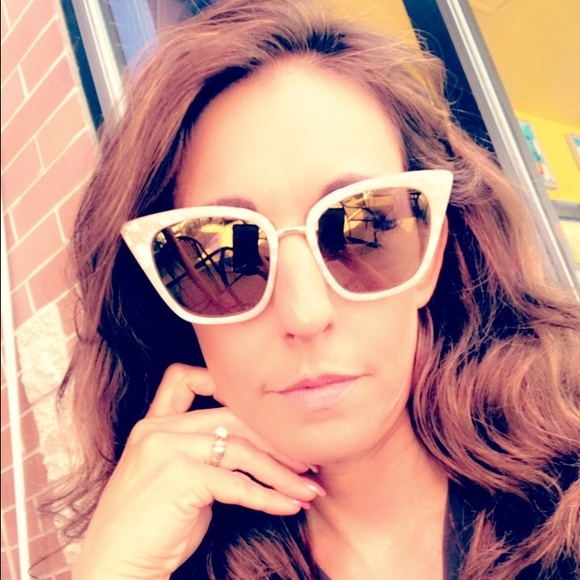 Profile Picture of Rebecca Reisbeck (@mrsreisbeck) on Poshmark