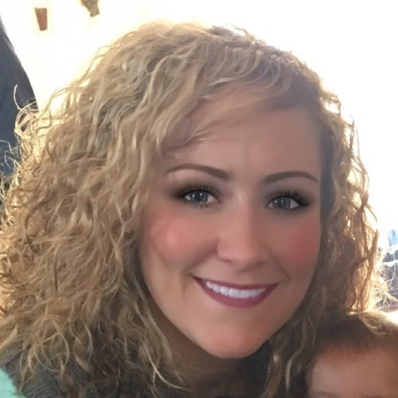 Profile Picture of Jolene Wojciechowicz (@jrw1985) on Poshmark