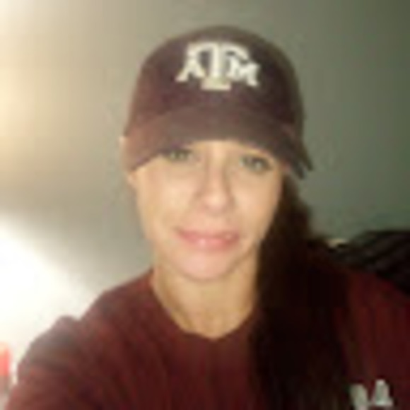 Profile Picture of Alisha Moore (@moorealisha2441) on Poshmark