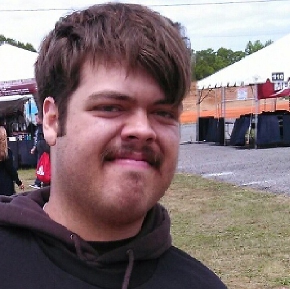 Profile Picture of Quinton Matthews (@qsmatthews) on Poshmark