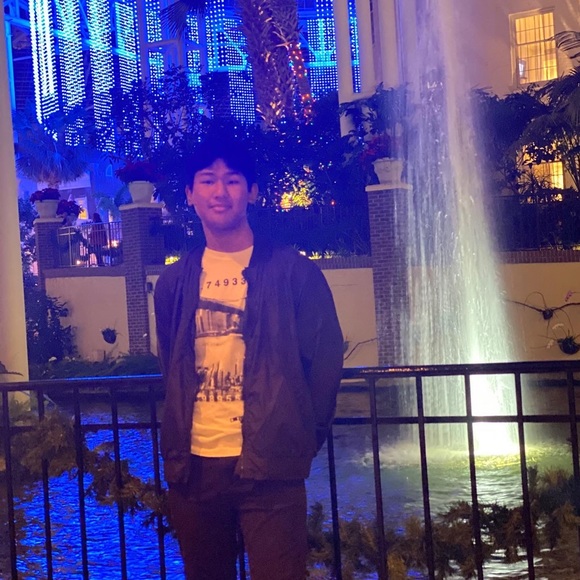 Profile Picture of Anil Gurung (@anil_gurung) on Poshmark