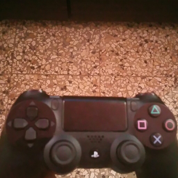 Profile Picture of Reynaldo Resto (@reyomar) on Poshmark