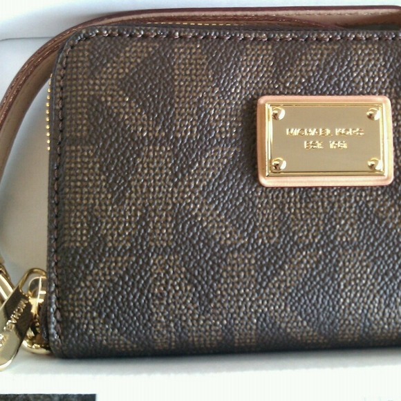 Renee Yonanas - Poshmark Profile Picture of Renee Yonanas (@rlisabatman) on Poshmark