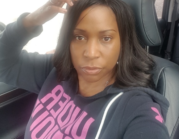 Profile Picture of Alice Perry (@aaperry1964) on Poshmark