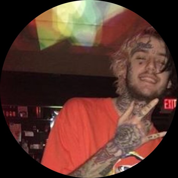 Profile Picture of Adalynn Cramblett (@xadalynnx) on Poshmark