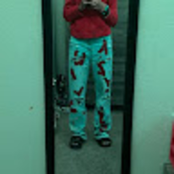 Profile Picture of Azaliyah Bundrige (@azaliyahsgarden) on Poshmark