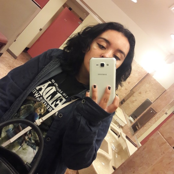 Profile Picture of Cira Hernandez (@misha1211) on Poshmark