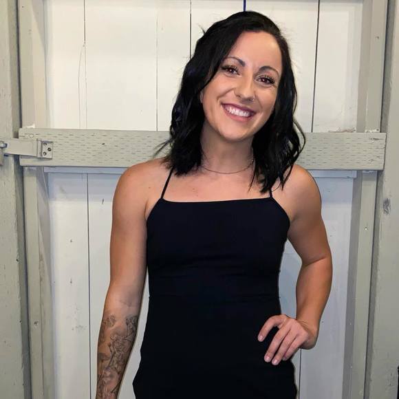 Profile Picture of Amber Edemann (@ambsed) on Poshmark