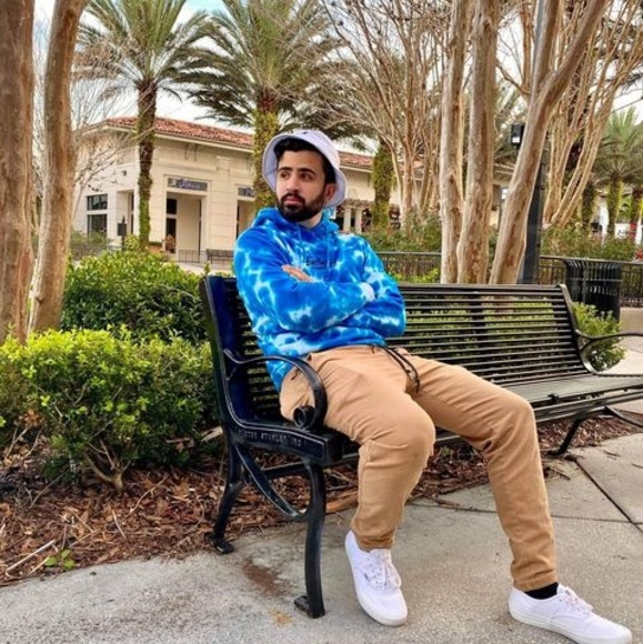 Profile Picture of David Rivera goveo (@davidarg138) on Poshmark