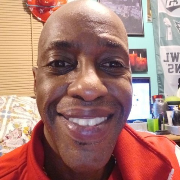Profile Picture of Joseph Smalls (@lalakers2050) on Poshmark