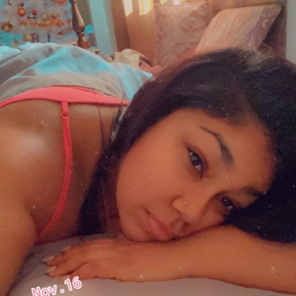 Profile Picture of Resha Matasaran (@matasaran93) on Poshmark