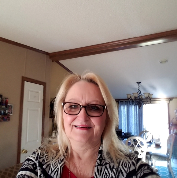 Profile Picture of Joyce Jones (@josie7152) on Poshmark