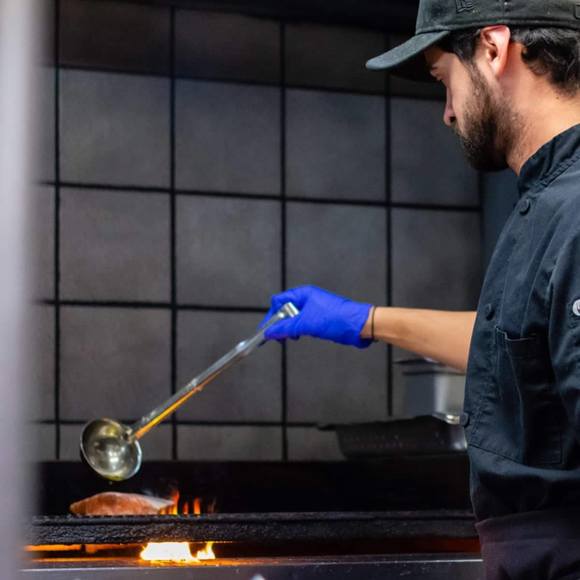 Profile Picture of Aaron Feliciano (@aaronf2) on Poshmark