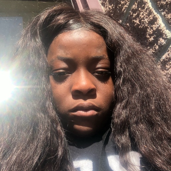 Profile Picture of Liyah Plowden (@xliyah12_) on Poshmark