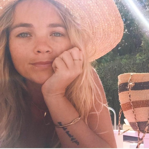 Profile Picture of Hanna Hayes (@hannascloset55) on Poshmark