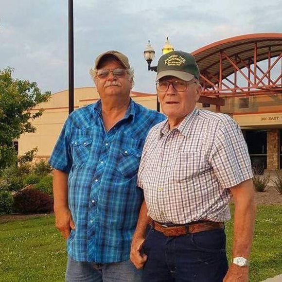 Profile Picture of David Gray (@davidgray707) on Poshmark