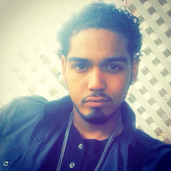 Profile Picture of Angel Vizcaino (@angelvny) on Poshmark