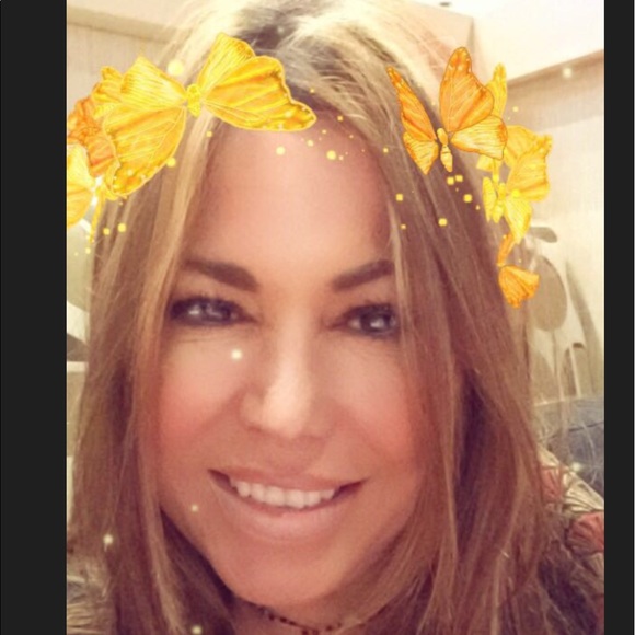 Profile Picture of Isabel Moctezuma (@chabemoc) on Poshmark