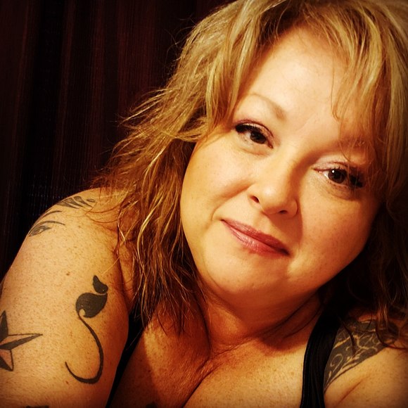 Profile Picture of Sherry Howard partin (@old8511879) on Poshmark