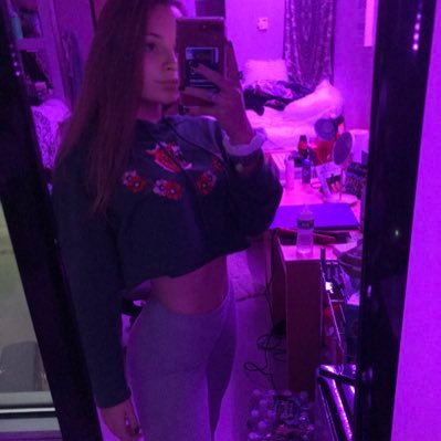 Profile Picture of T (@Tara_Stocker) on Twitter