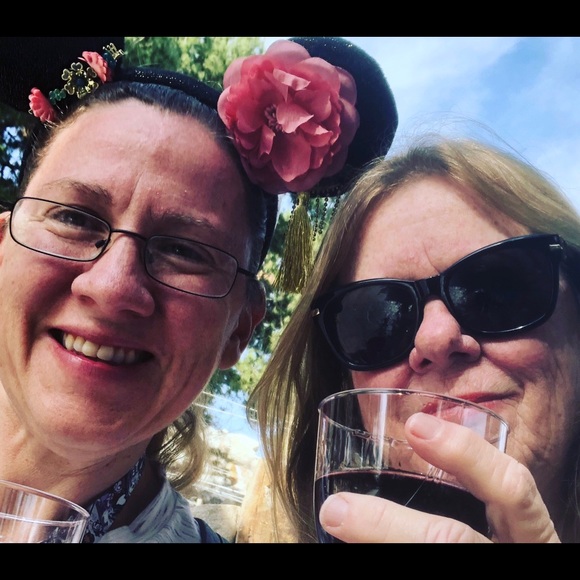 Profile Picture of Pam Lezcano (@nonnon0725) on Poshmark