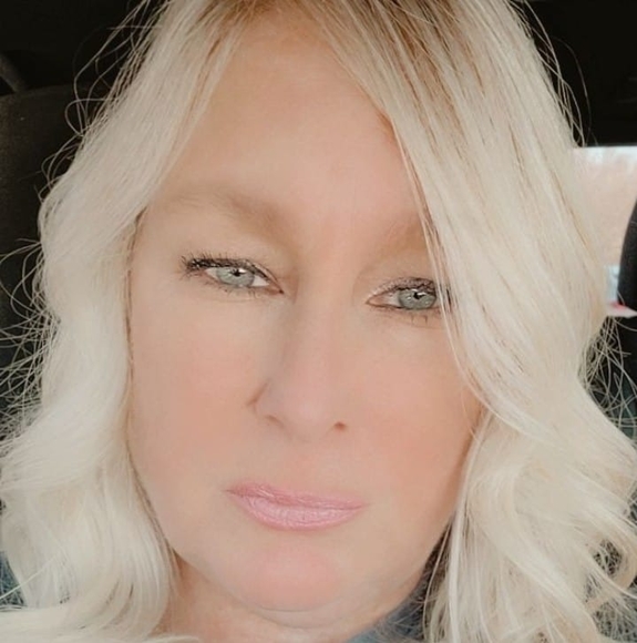 Profile Picture of Vanessa Matteson (@mattesonvm) on Poshmark
