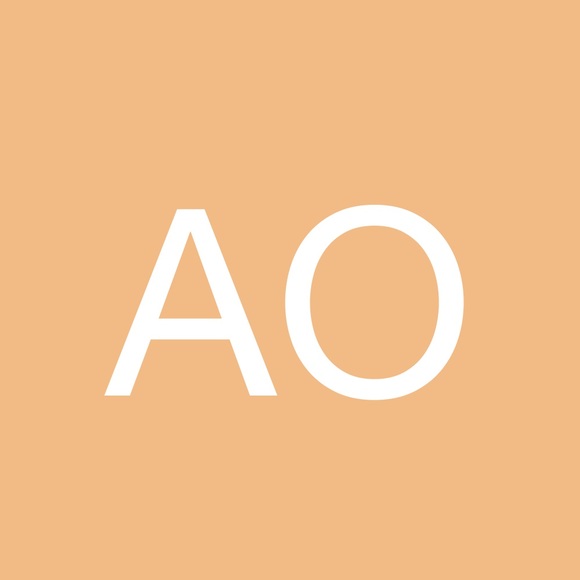 Profile Picture of Annabel Oreilly (@annabelbklyn) on Poshmark