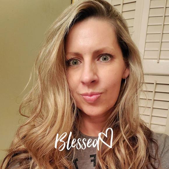 Profile Picture of Kim Neisler (@kimneisler) on Poshmark