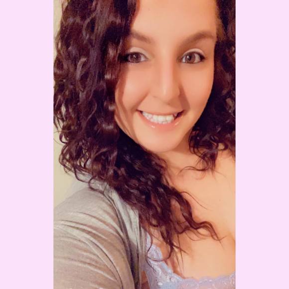 Profile Picture of Brittany Bucceri (@brittanybucceri) on Poshmark