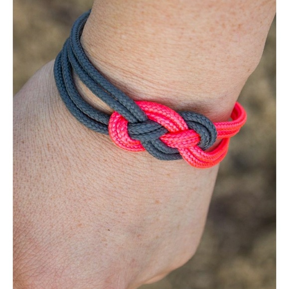 Profile Picture of April Smallen (@adsmallen82) on Poshmark