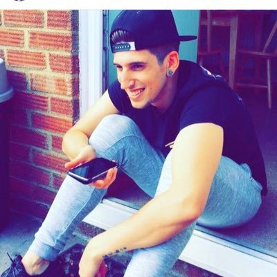 Profile Picture of Stephen Martins (@MrPumpy_69) on Twitter