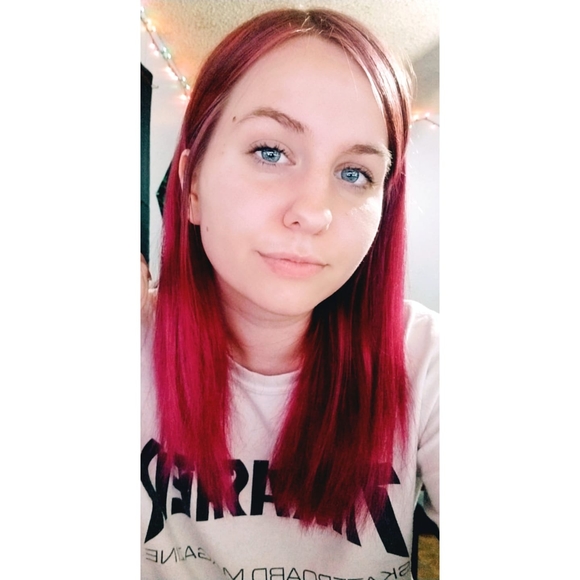Profile Picture of Katelyn Meyer (@kkwasny) on Poshmark