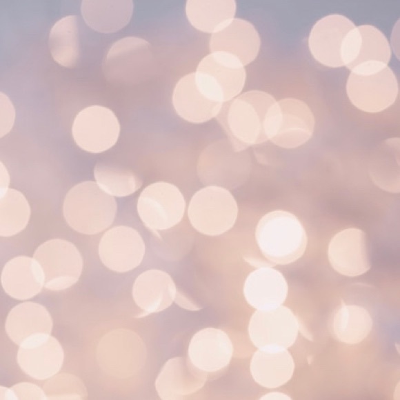 Profile Picture of Nina Didiano (@nina_d409) on Poshmark