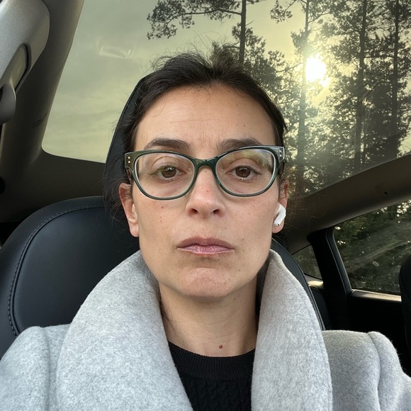 Profile Picture of Lauren Panarella (@awesomefinds642) on Poshmark