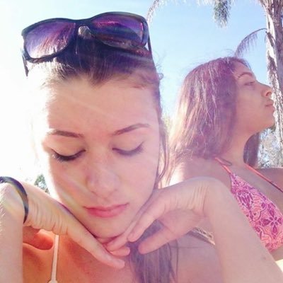 Profile Picture of Elizabeth Travis (@Elizabe72107800) on Twitter