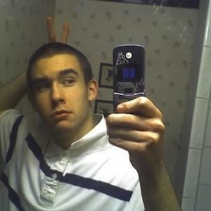 Profile Picture of Evan Algiers (@go0dgawd) on Myspace