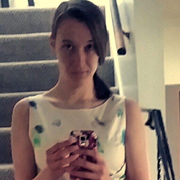 Profile Picture of Alexandra Mcgregor (@mcgrea) on Poshmark
