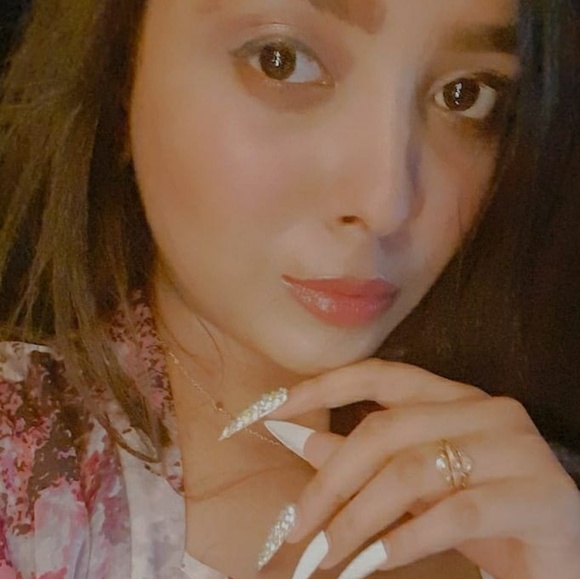 Profile Picture of Nishi Farooqui (@nishifarooqui5) on Poshmark
