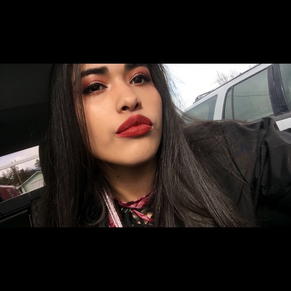 Profile Picture of Cristal Perez (@cperezda) on Poshmark