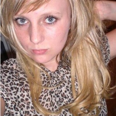 Profile Picture of Julia Uphoff (@Zuggapuppe) on Twitter