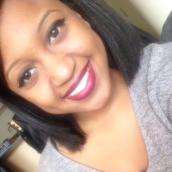 Profile Picture of Ryanne Wesley (@rwesley15) on Poshmark